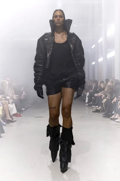 Look 35